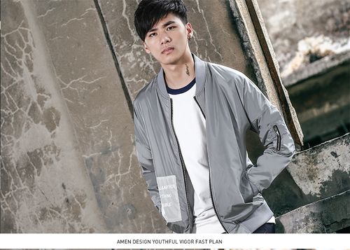 秋季时尚新选择 尔衣时空韩版修身夹克，定义男士休闲新风尚